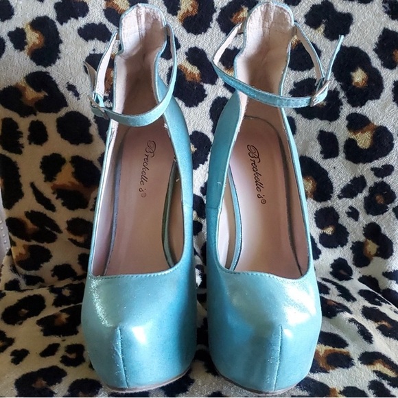 Breckelles baby blue Cinderella heels - Picture 2 of 4